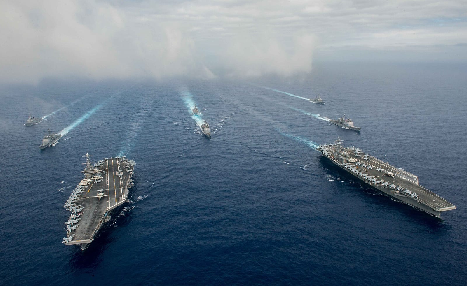 Archivfoto: Die Flugzeugträger USS John C. Stennis und USS Ronald Reagan, 2016