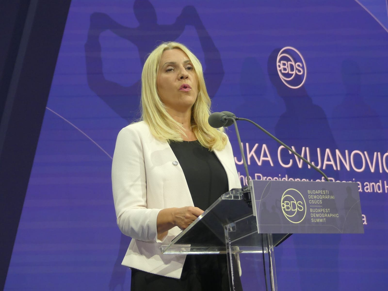 Foto de archivo: Željka Cvijanović en la Cumbre Demográfica de Budapest en 2023.