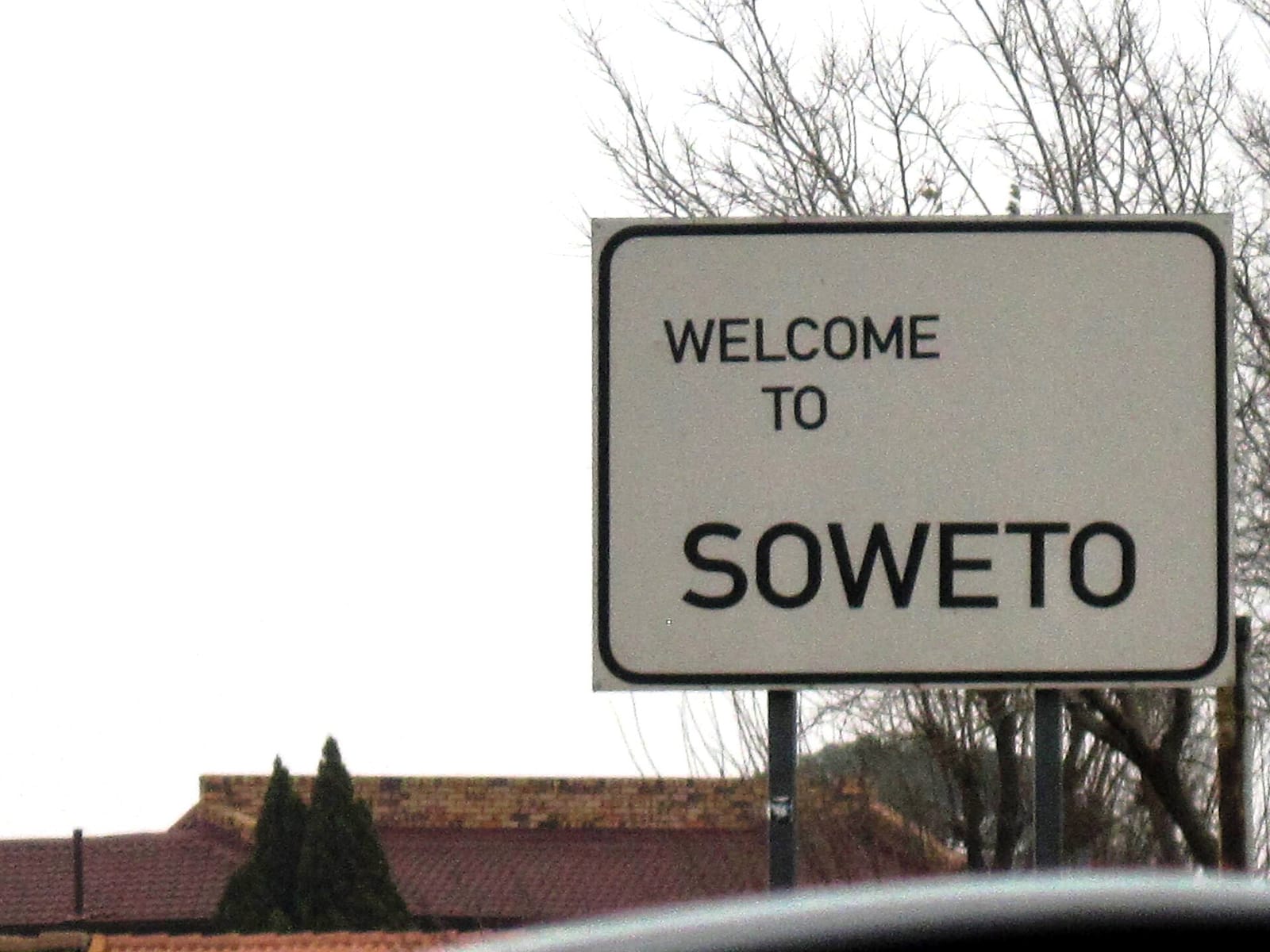 Foto de archivo: Cartel en la entrada del municipio de Soweto, Johannesburgo