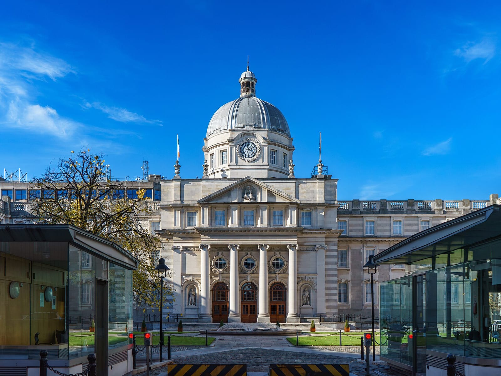 Foto de archivo: Government Buildings, en Merrion Street, Dublín, sede del Gobierno irlandés