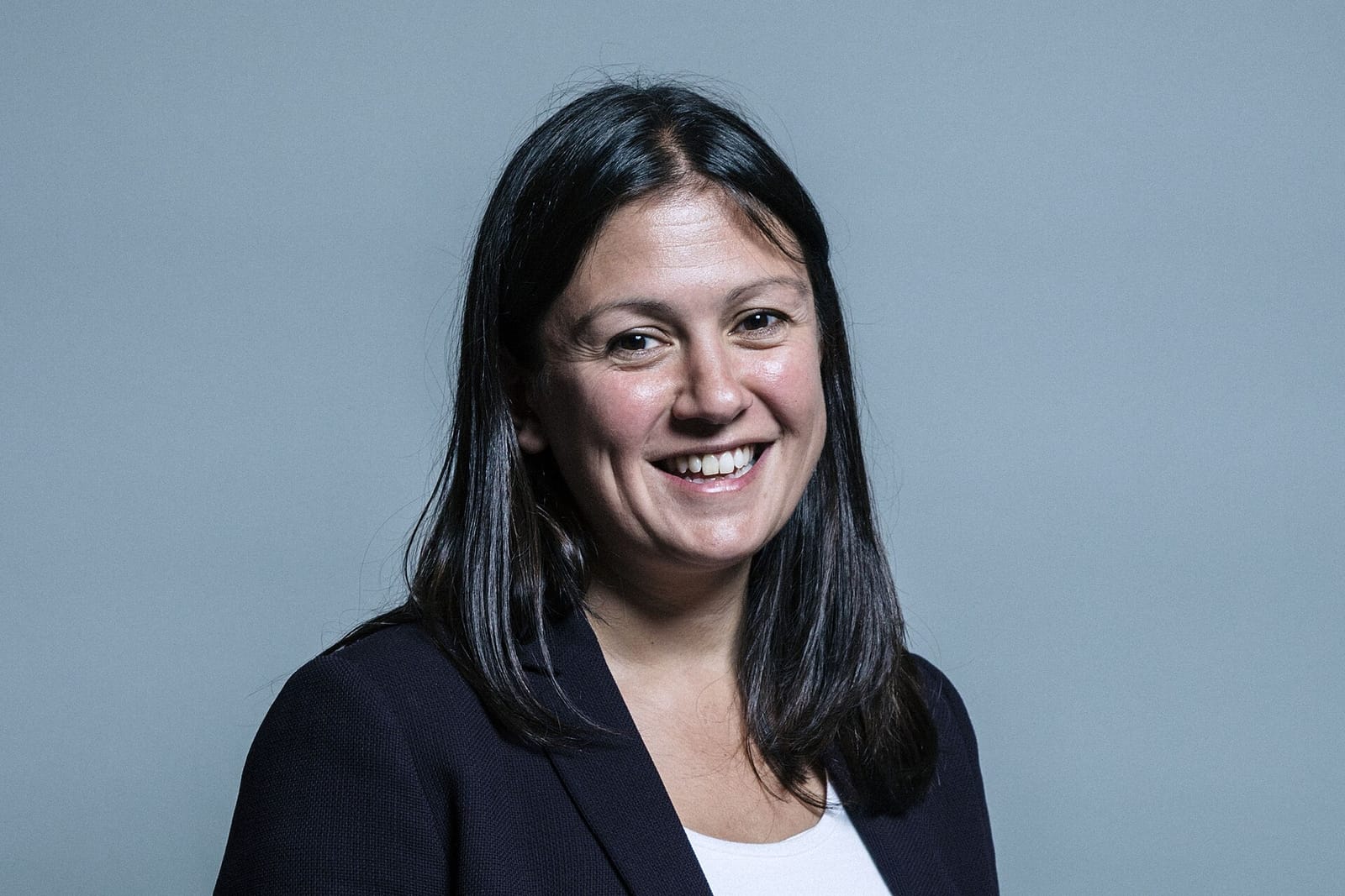 Offizielles Porträt der britischen Kulturministerin Lisa Nandy