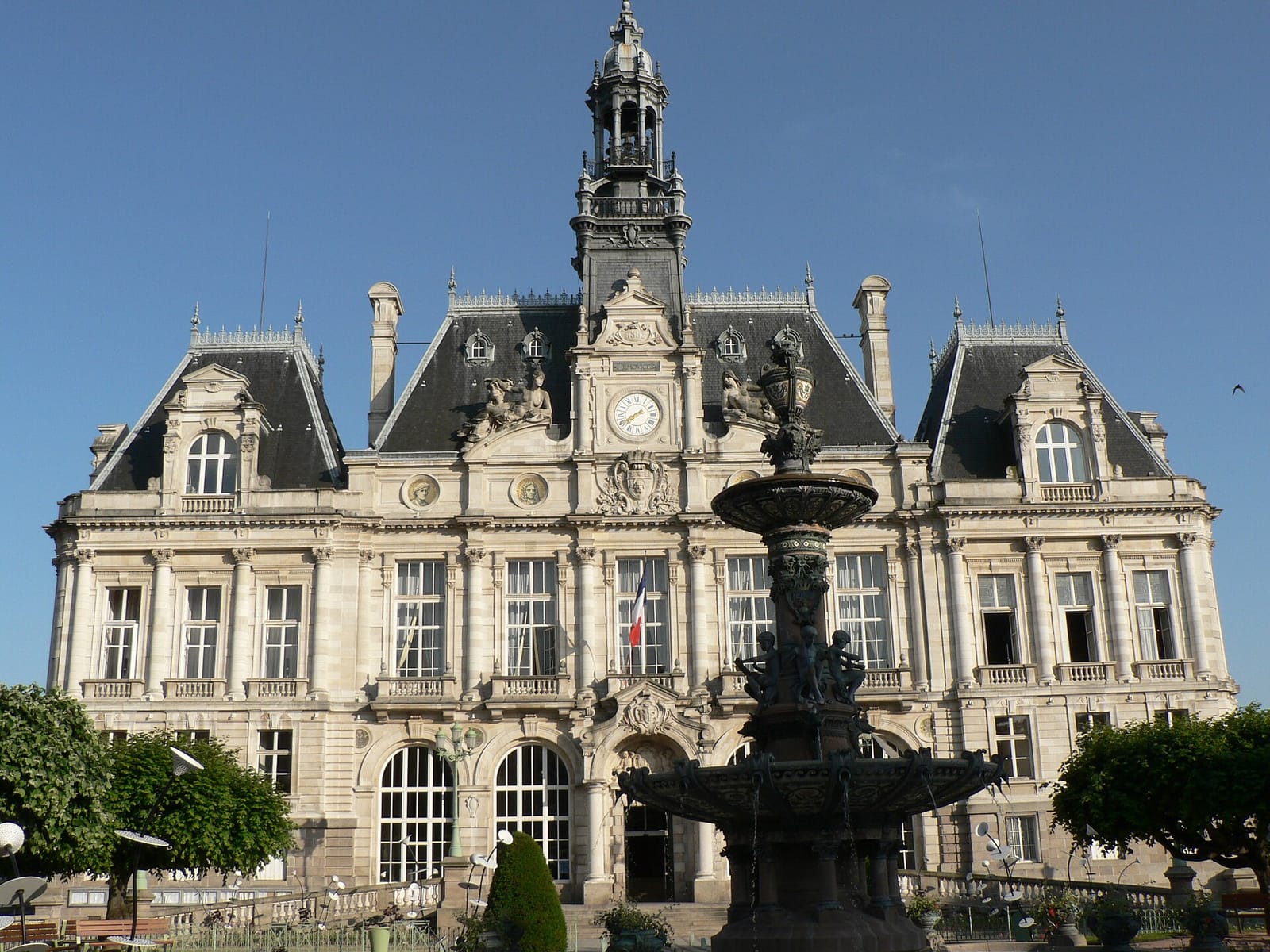 File photo: Limoges town hall before the fire