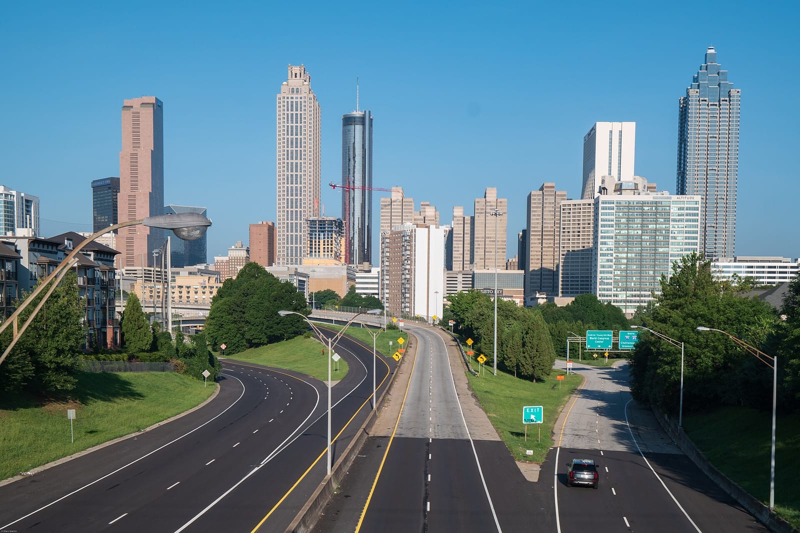 Skyline von Atlanta, gesehen von der Jackson Street Bridge, 2020