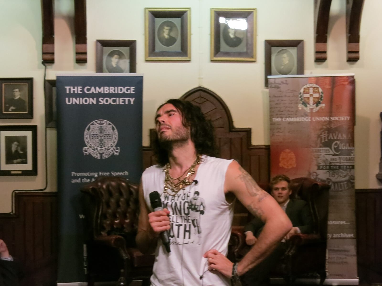 Archivfoto: Russell Brand bei der Cambridge Union Society