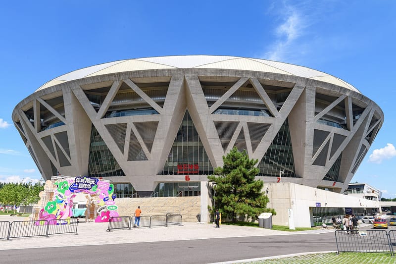Medvedev defaulted in Beijing after ball hits spectator; Djokovic reaches China Open final