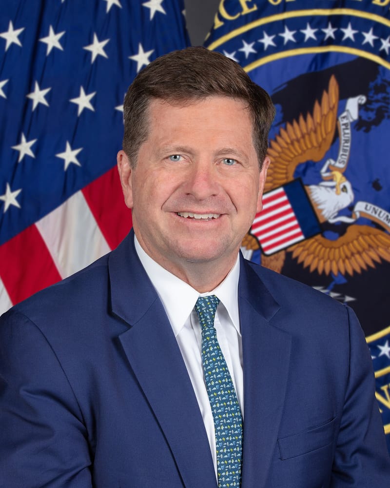 Trump annonce une « Super Intelligence Force » chargée de coordonner la politique en matière d'IA, dirigée par Jay Clayton