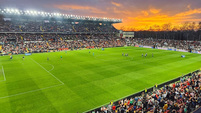 Rayo Vallecano v Athletic Club abandoned after fans' protest against club owner