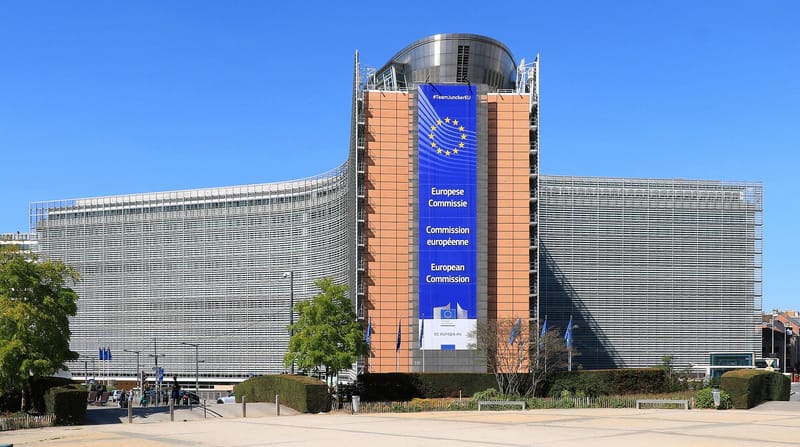 Los reguladores antimonopolio de la UE aceptan la oferta de Sanofi sobre sus mensajes acerca de una vacuna antigripal rival