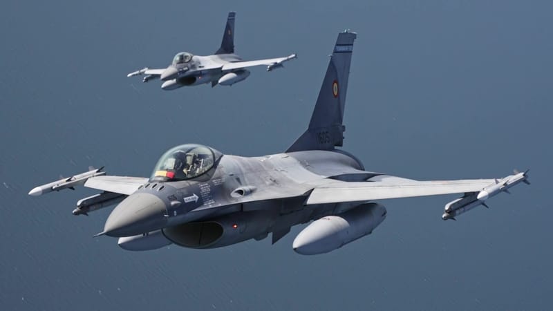 Rumänische F-16-Kampfjets schießen zwei Drohnen über dem Schwarzen Meer nahe Sulina ab
